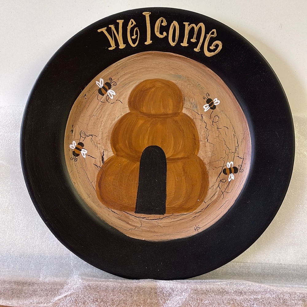 Hand painted bee plate by Gainers Creek Gifts